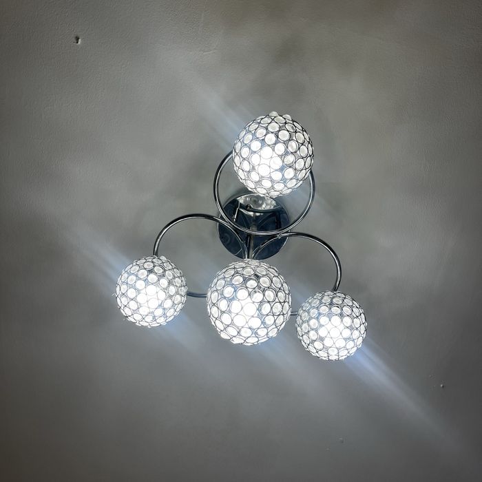 Люстра 4 рожковая , для прихожки , спальни и других комнат