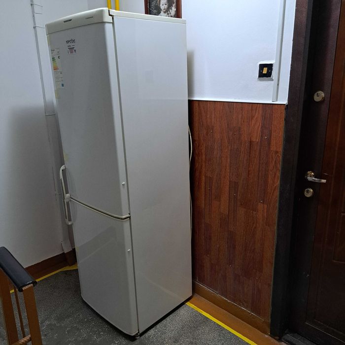 Combina frigorifica Arctic.