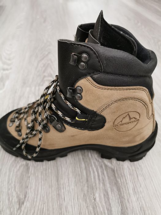 Bocanci de munte La Sportiva