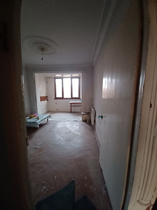 Срочно . Дешево продается квартира . Согдиана