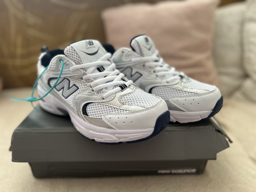 Обувки new balance 530