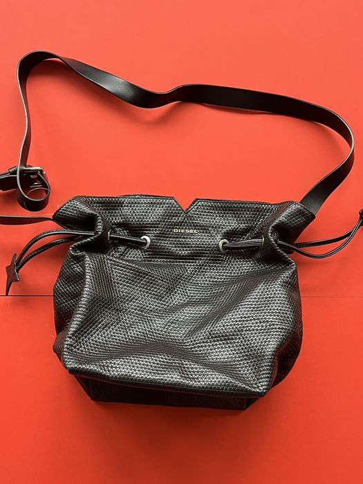 DIESEL : Дамска чанта естествена кожа / Оригинал