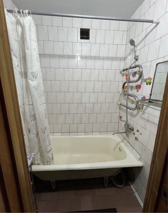 Сергелинский р-н Куйлюк массив 6 2/3/5 франция 58м2 балкон 2х6