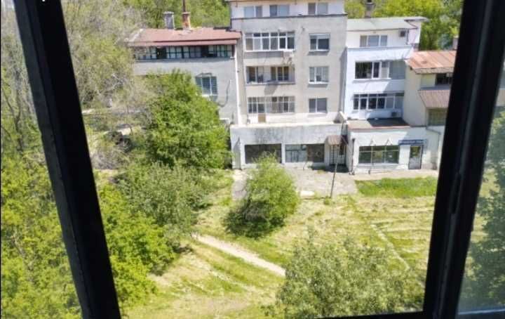 Тристаен апартамент + кухненски бокс и гараж