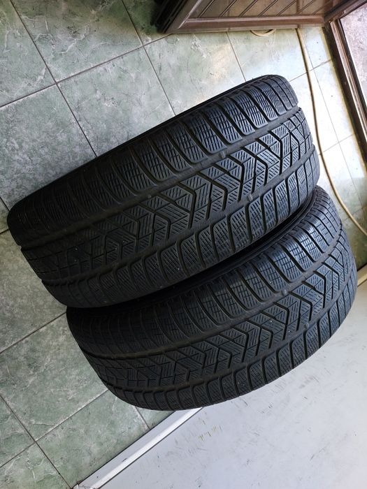 2 anvelope 255/40 R21 Pirelli