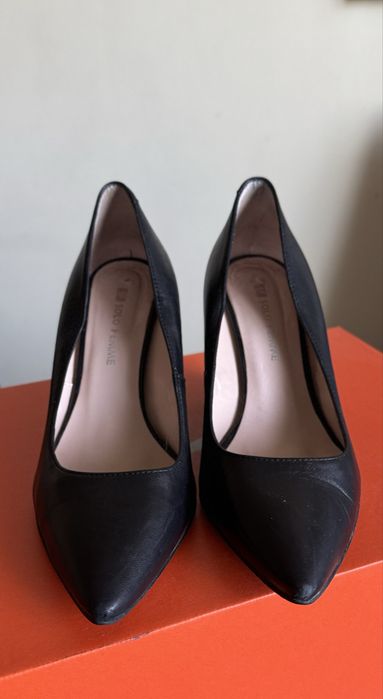 Елегантни обувки на платформа от естествена кожа