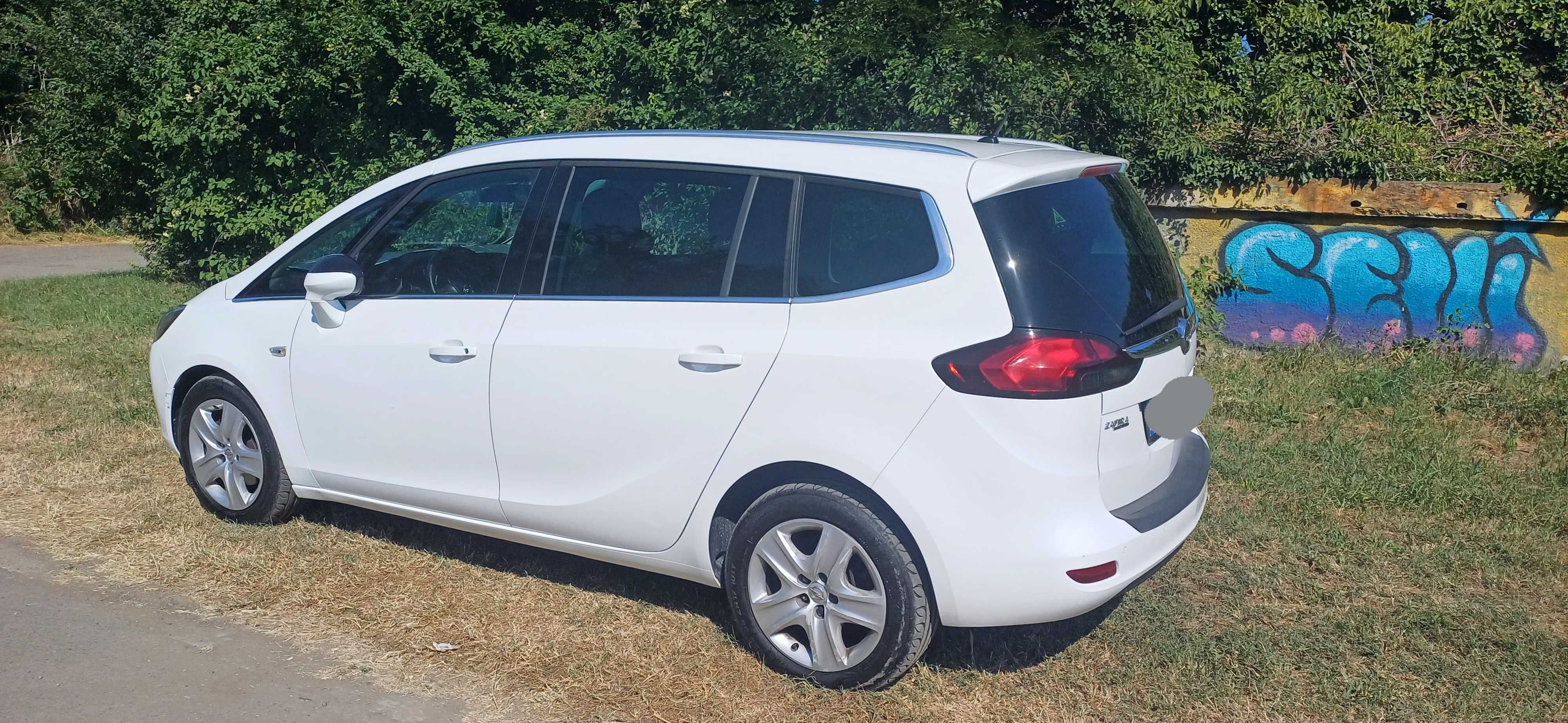 Opel Zafira 2014 g. Metan/benzin