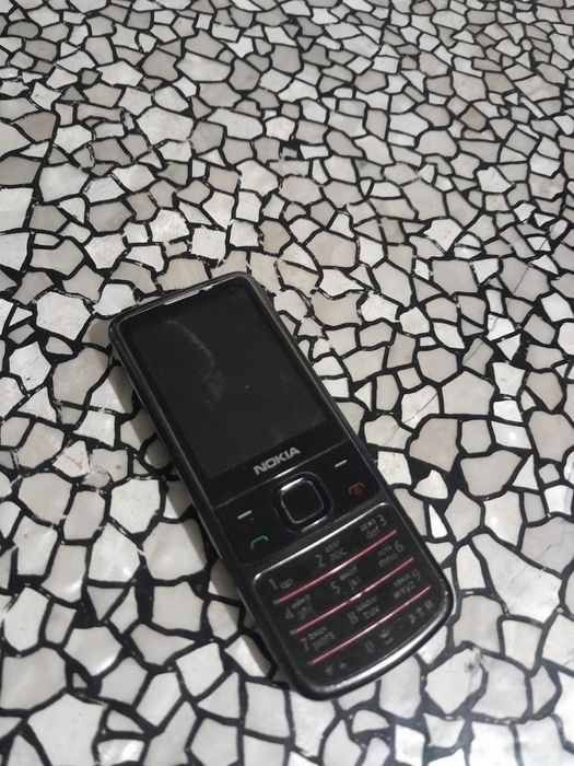 Продам 6700 рабочий зарядки нет