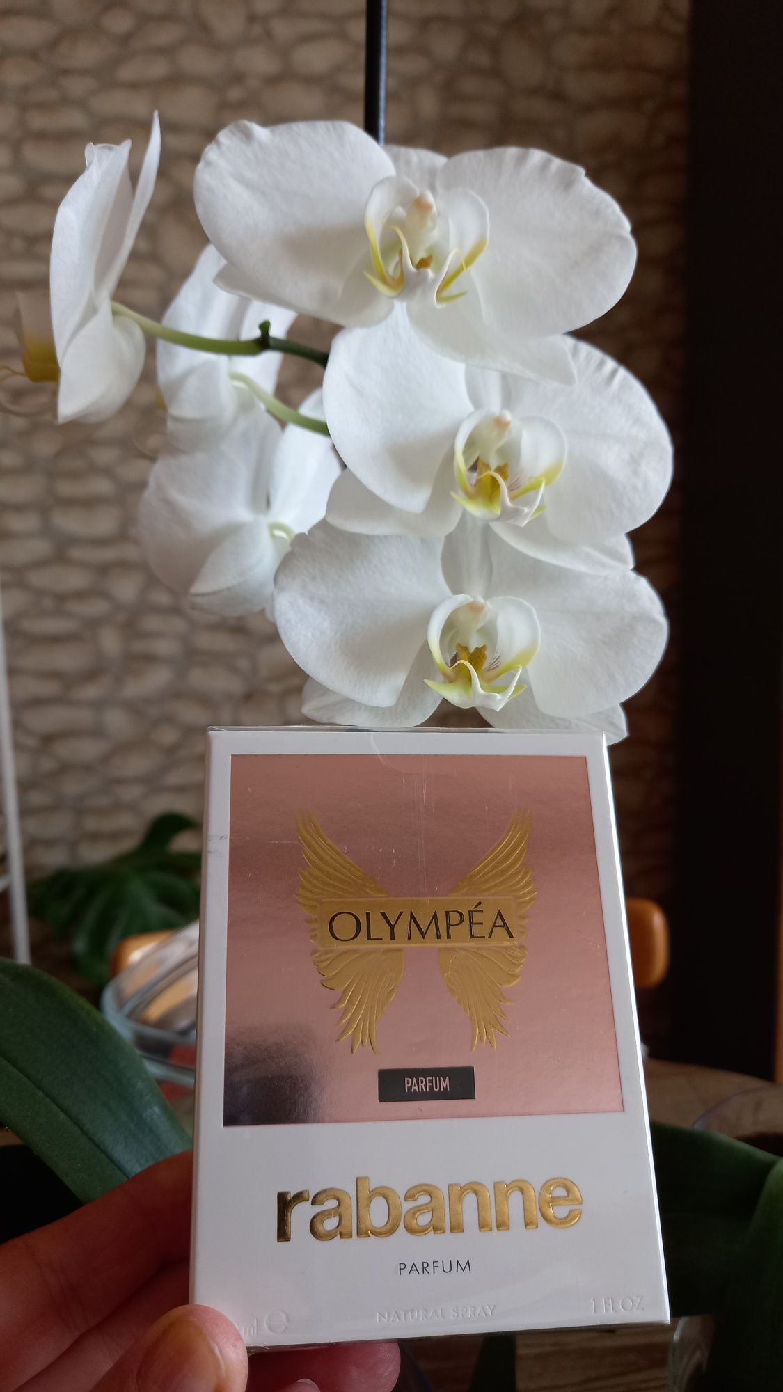 Дамски парфюми..Olympea Parfum