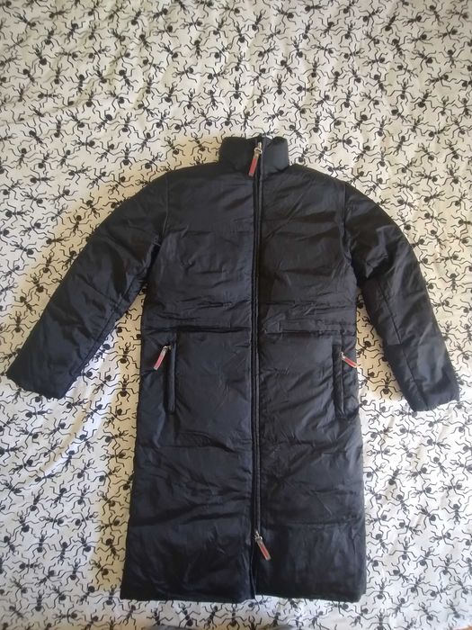 Дамско яке PRADA естествен пух размер 14 с прибираща се качулка