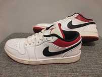 Jordan 1 Low White University Red Black.