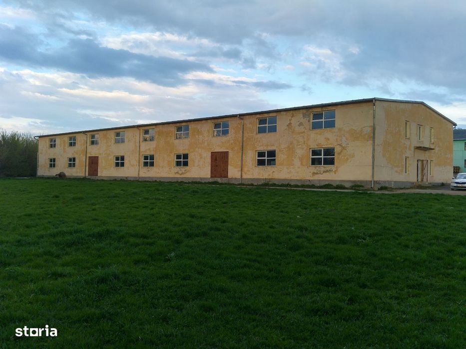 De Vânzare Hale 2 - 2200 mp. ognune