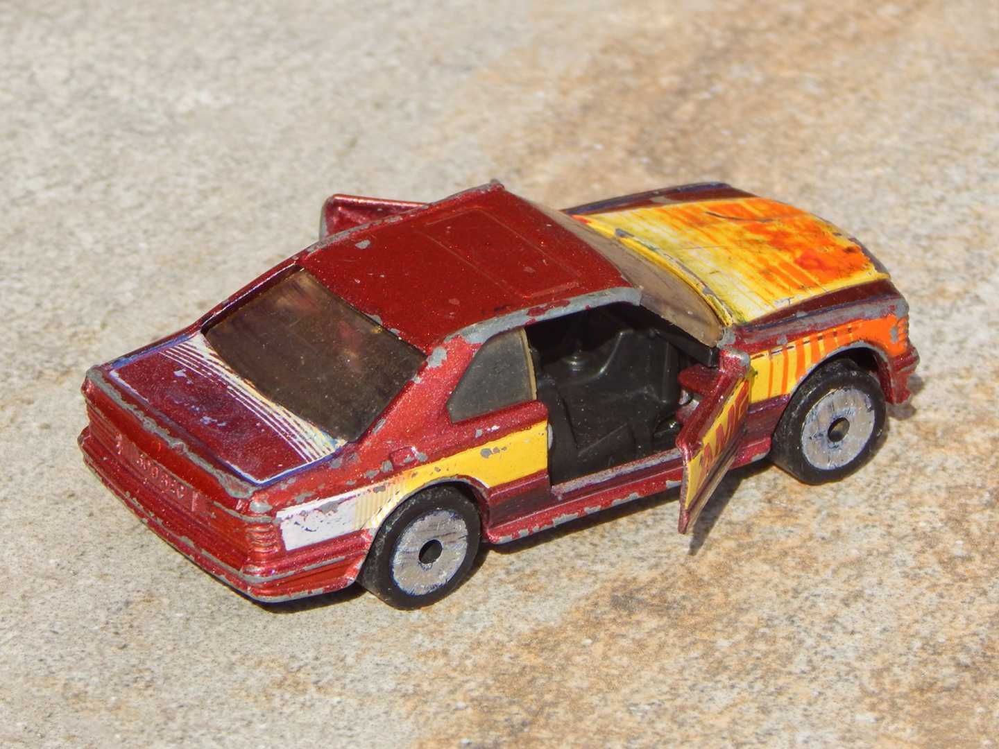 Macheta Mercedes-Benz 500 SEC AMG 1984 Matchbox 1:64 Macao uzat