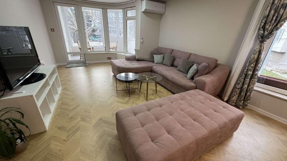 Дава се под наем Тристаен апартамент в Варна, Чайка - 110 кв.м за 1100 € - Снимка #1