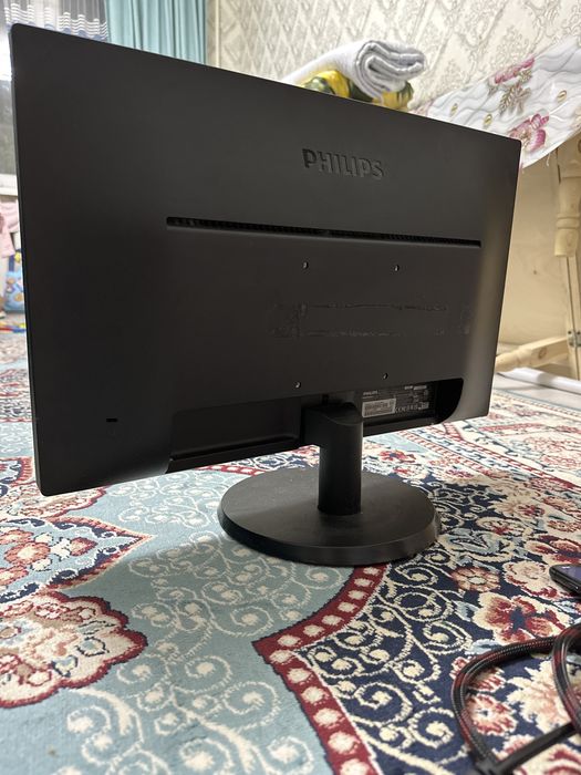 Монитор Philips модель 223V5L