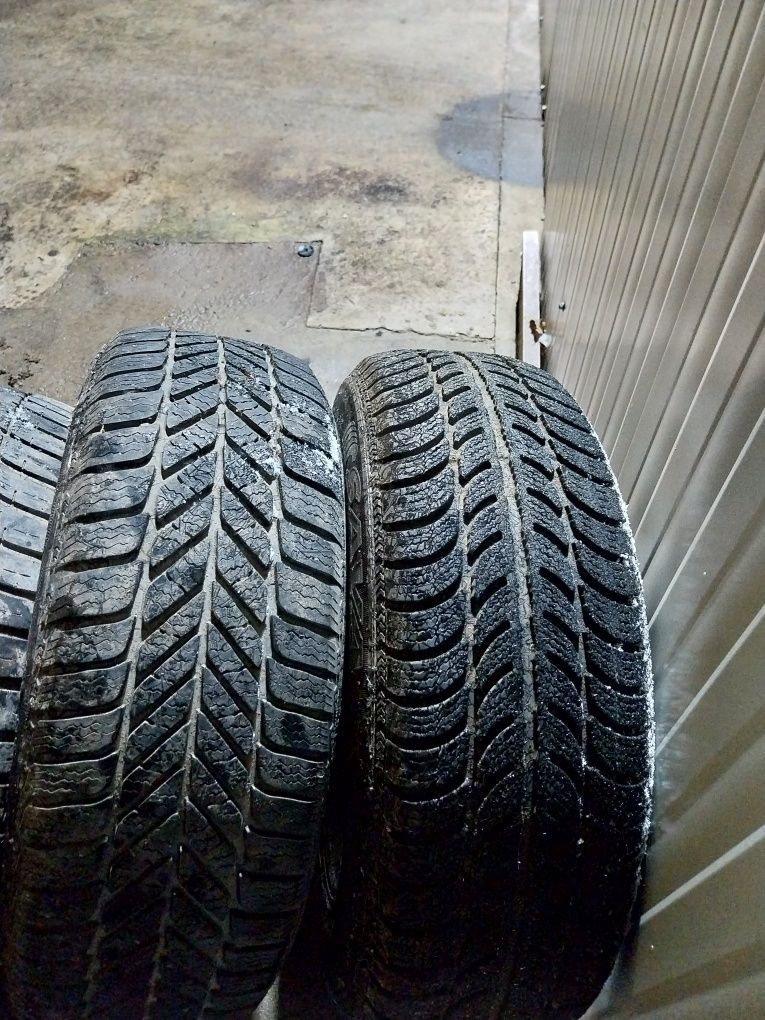 Vând 4 jate aliaj renault 195/65R15