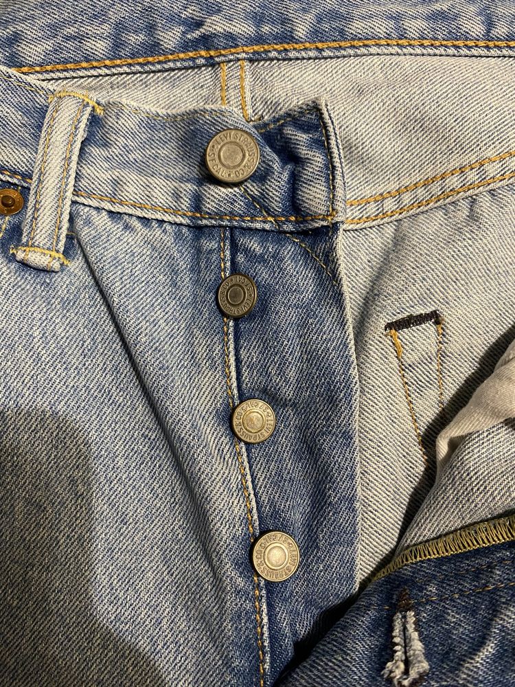 Pantaloni scurti Levis