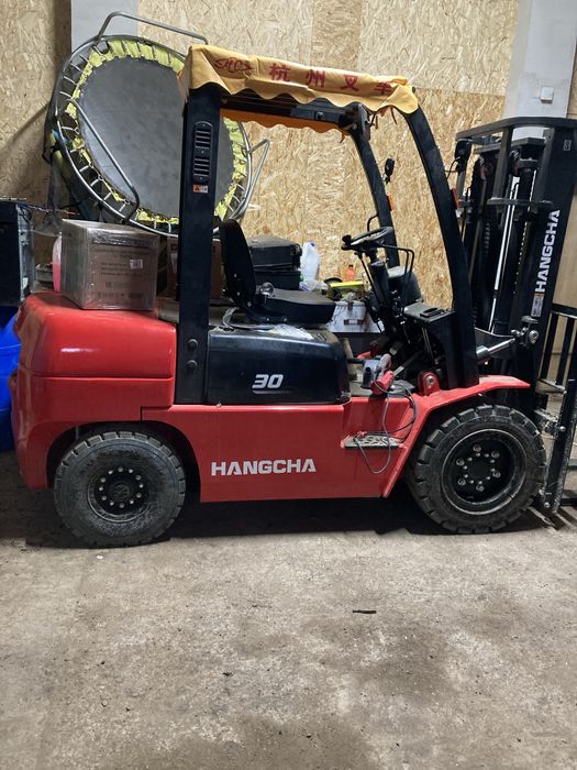 Продам погрузчик кара 3х тонный