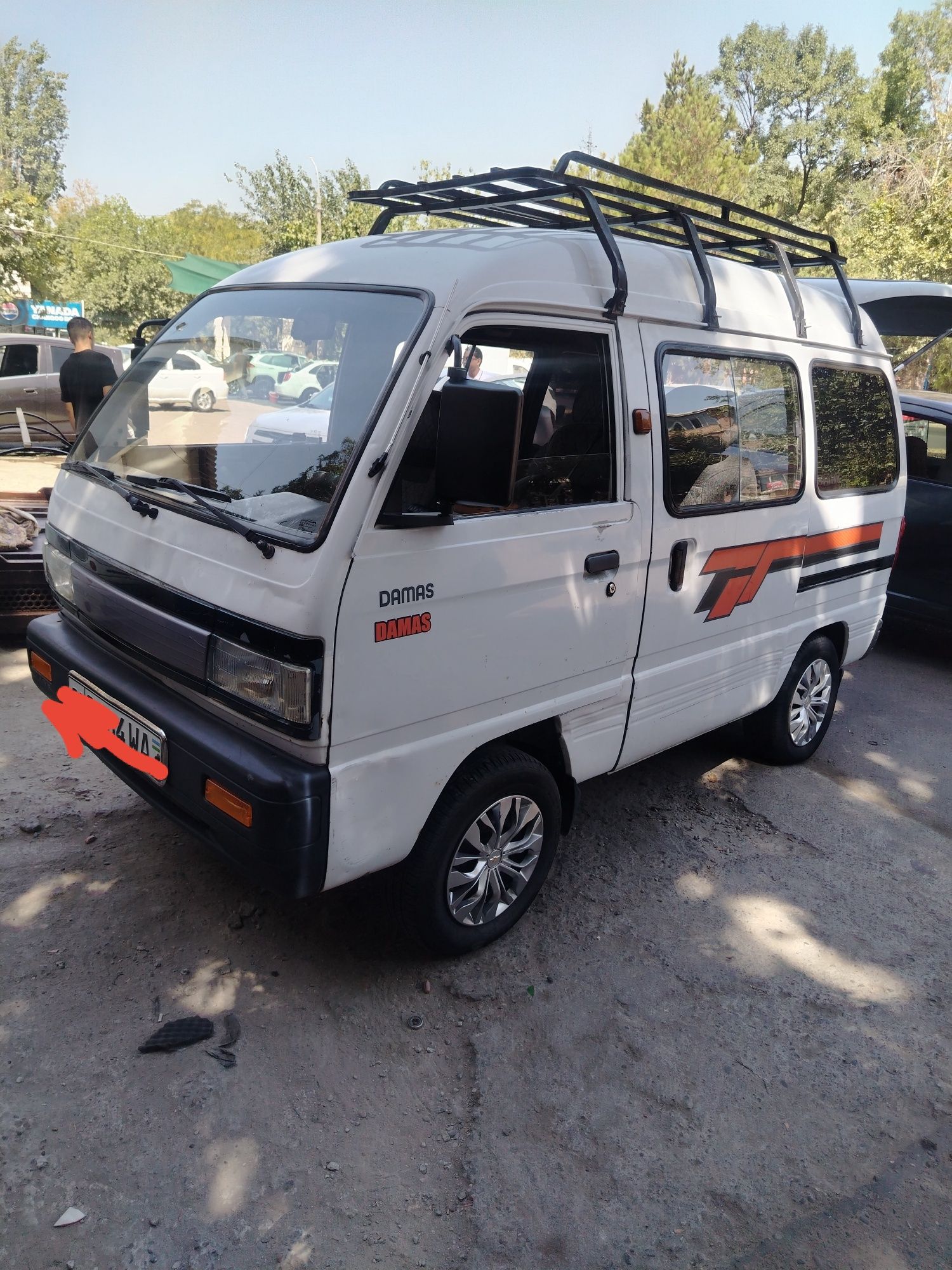 Daewoo Damas1 srochni sotiladi