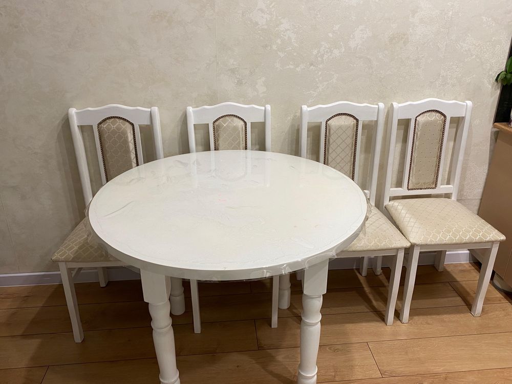 Продам стол и 5 стульев