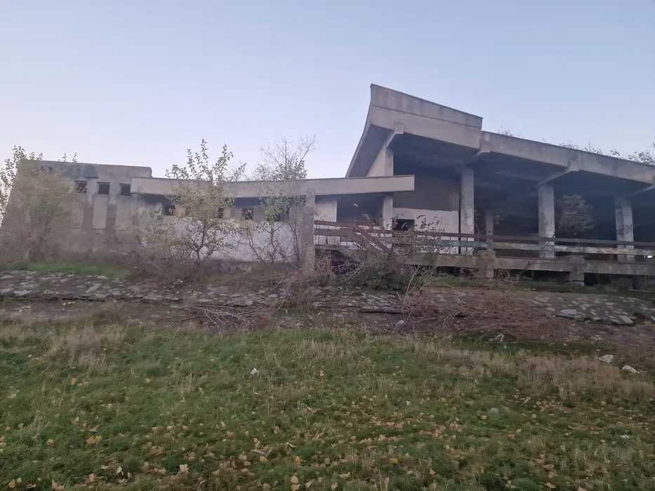 Дава се под наем Офис в с. Дуранкулак, Област Добрич - 1920 кв.м за 60000 € - Снимка #6