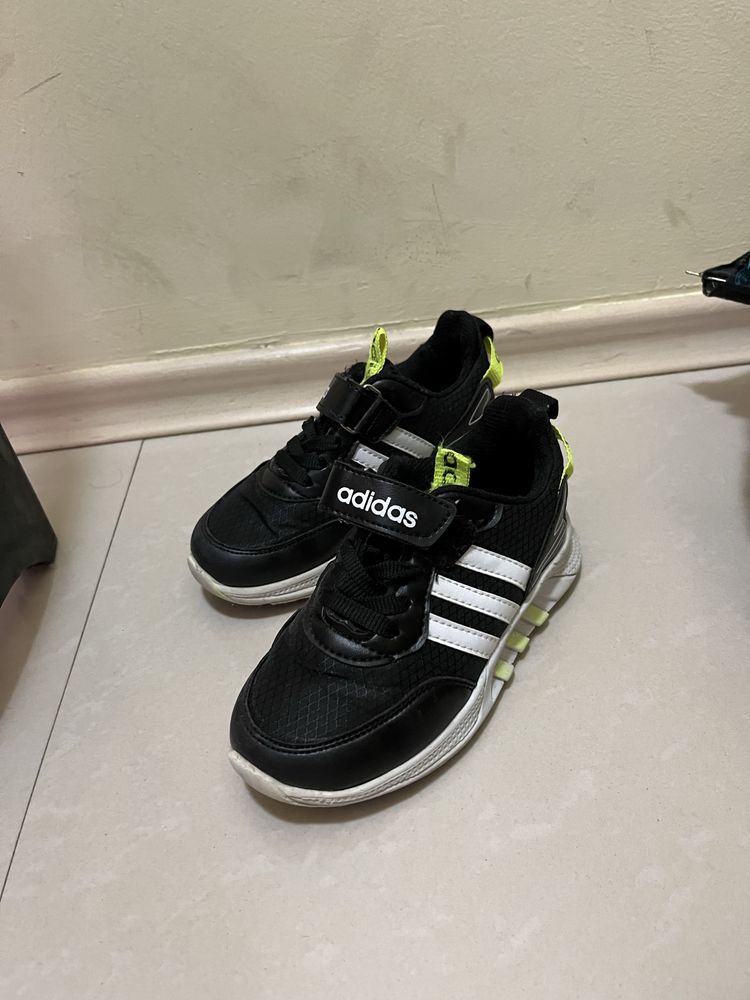 Маратонки Adidas