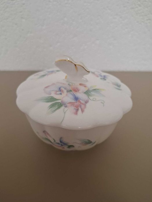 Caseta bijuterii marca Aynsley