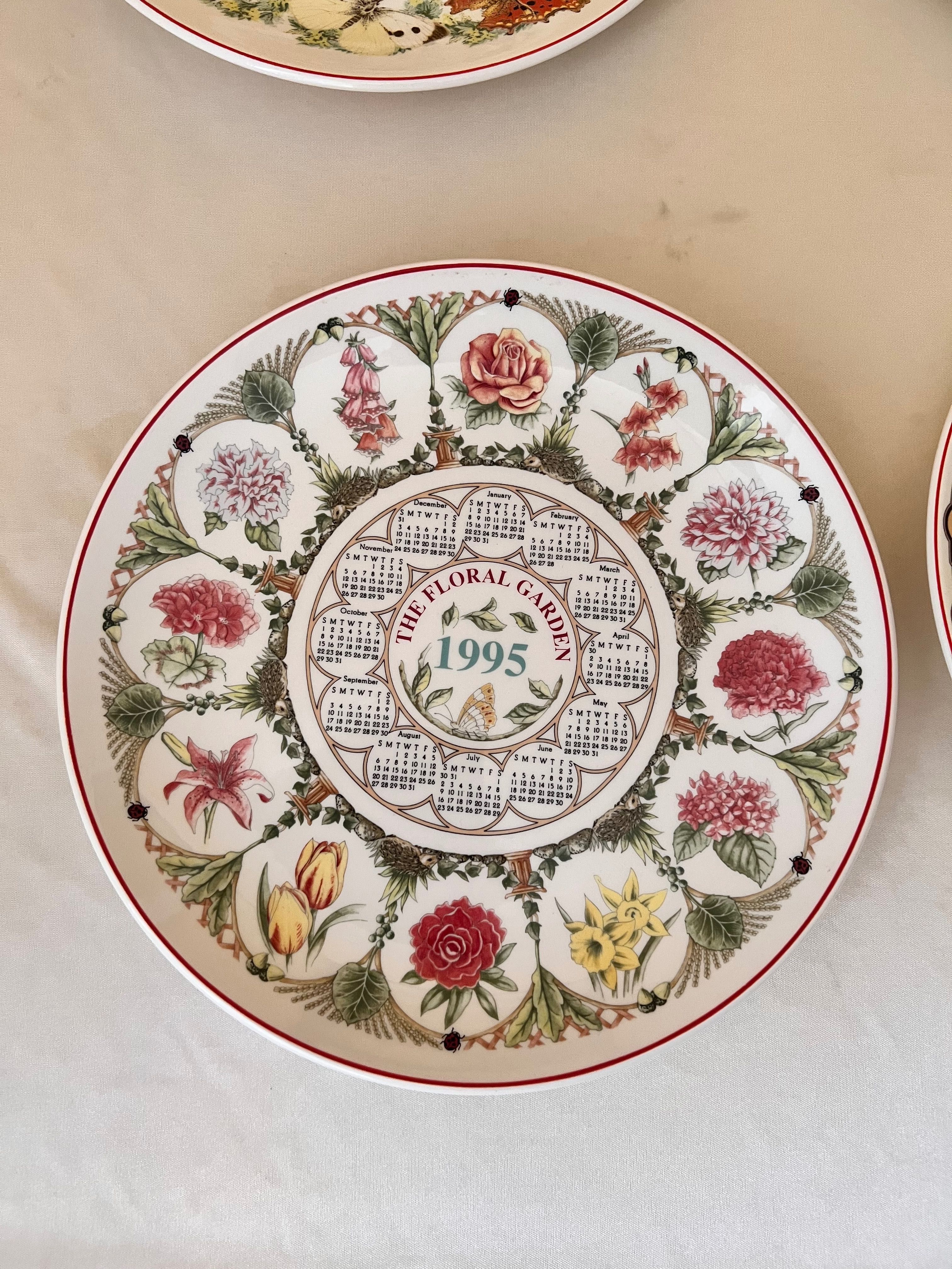 Wedgwood календарни чинии