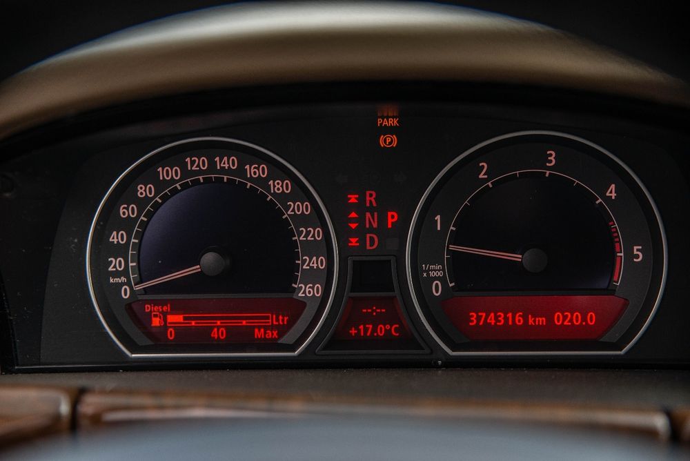 Vând sau schimb bmw e65