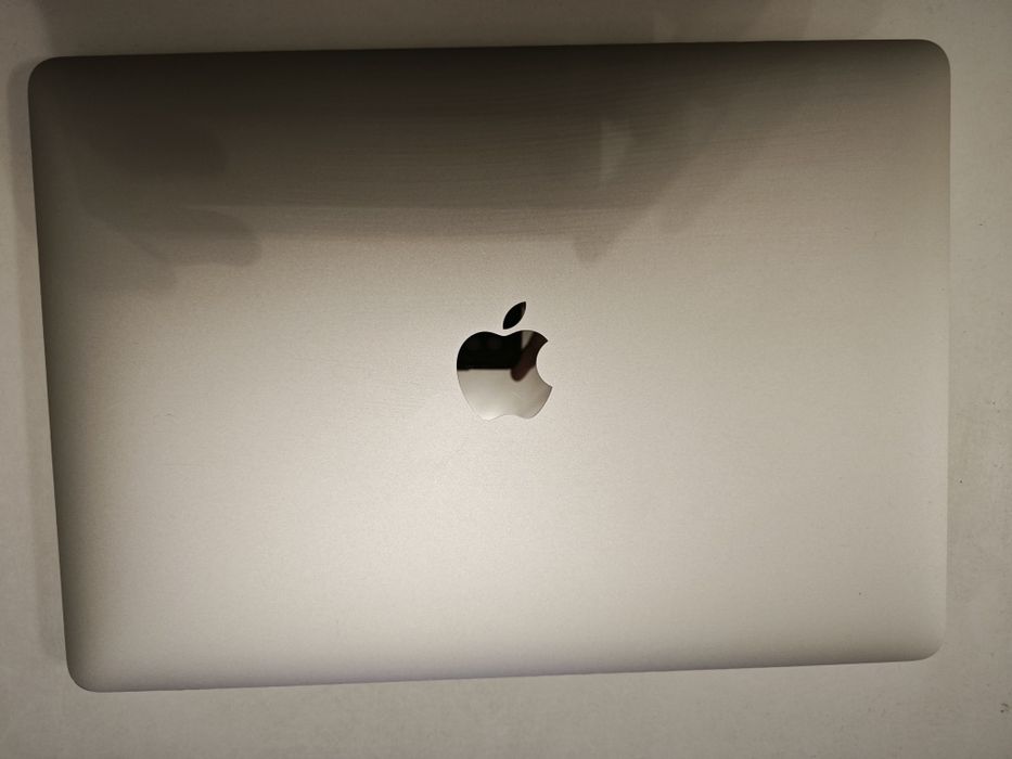 MacBook Air 13" 2020 / M1 / 16GB RAM / 256GB SSD