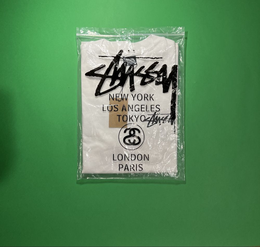 STUSSY чисто нова