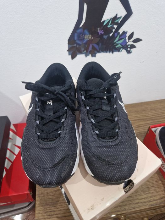 Adidasi Nike runner 37.5