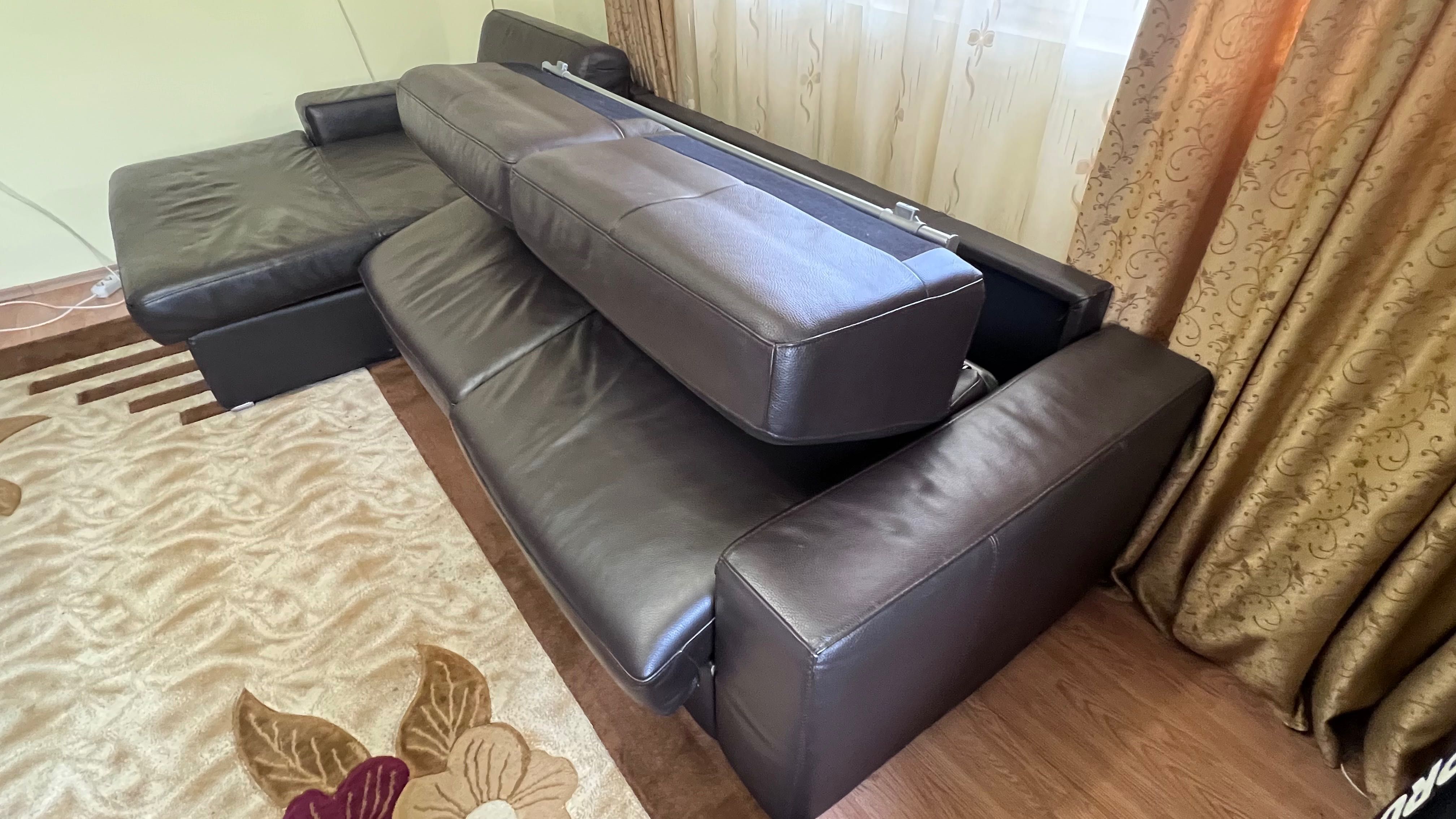 Canapea din piele, extensibilă, stare foarte bună