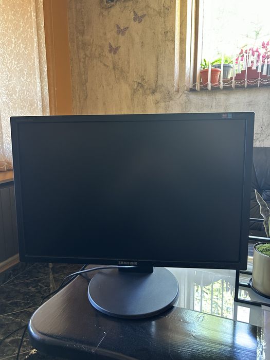 Монитор Samsung 24 инча