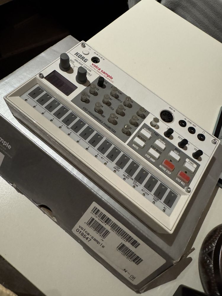 Продавам KORG Volca Sampler 2 (Чисто Нов)