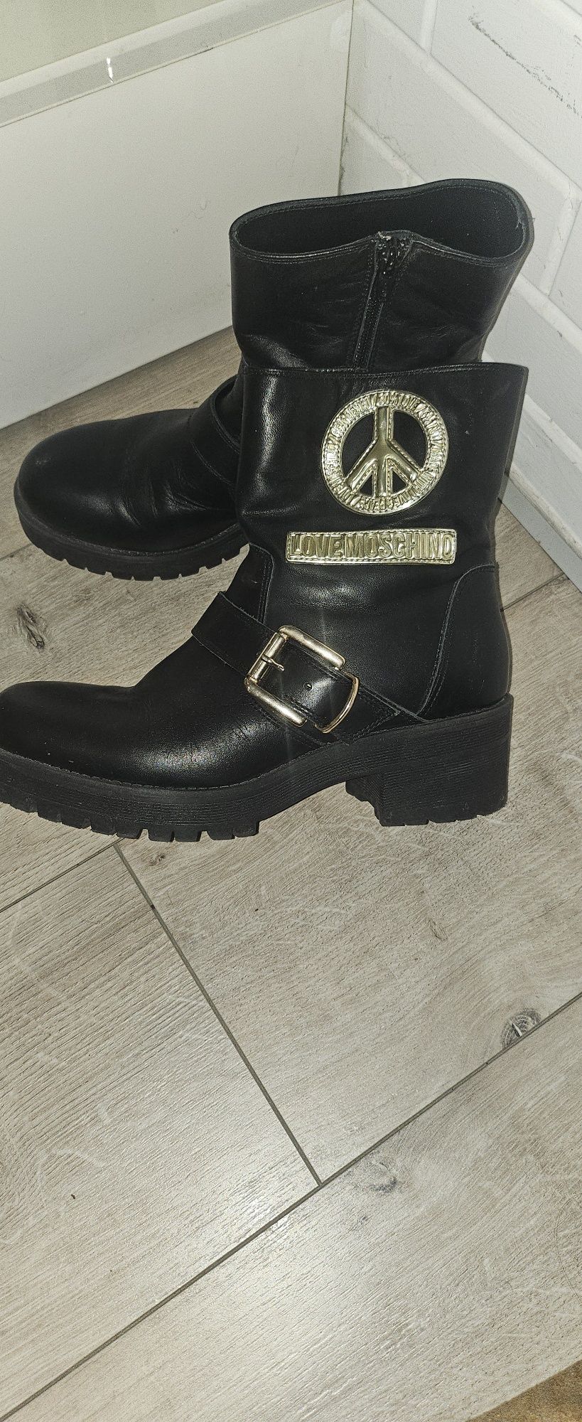 Love Moschino оригинални боти
