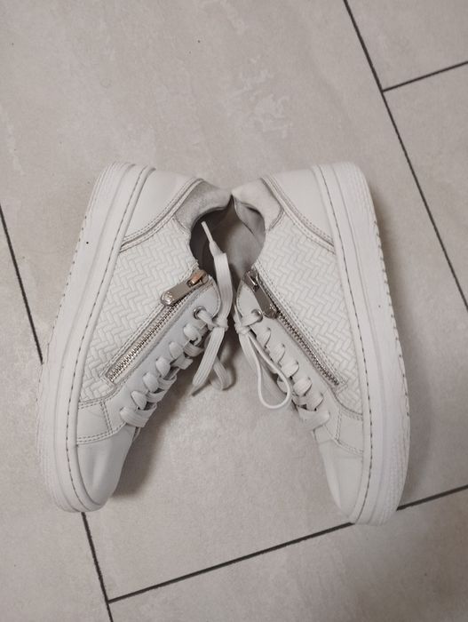 Бели кецове - естествена кожа