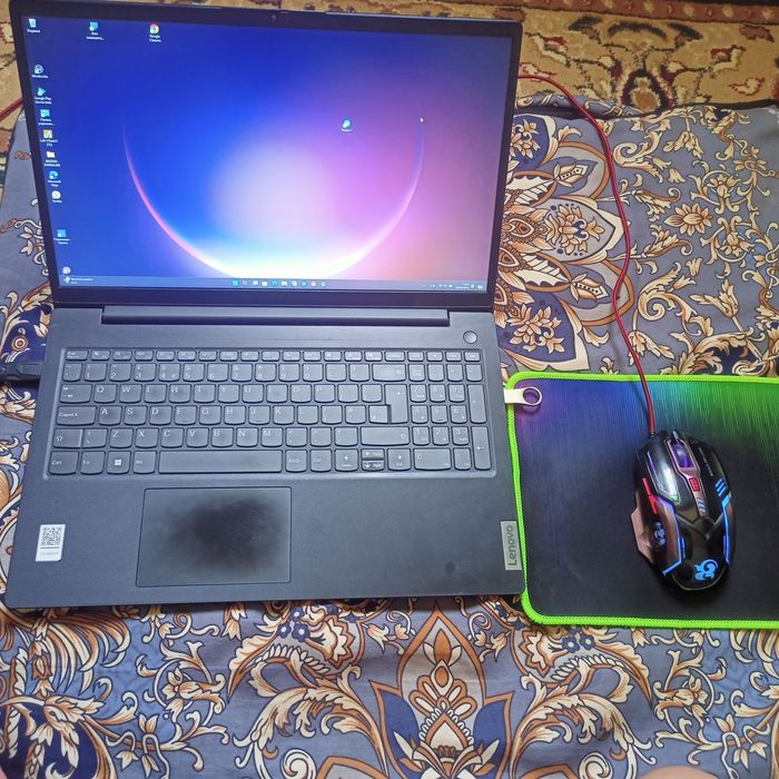 Lenovo v15 rayzen gen3 o'yinlarda ham kuchli.