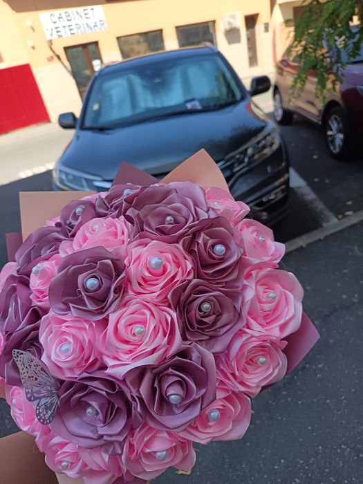 Buchete / ornamente de flori din Satin