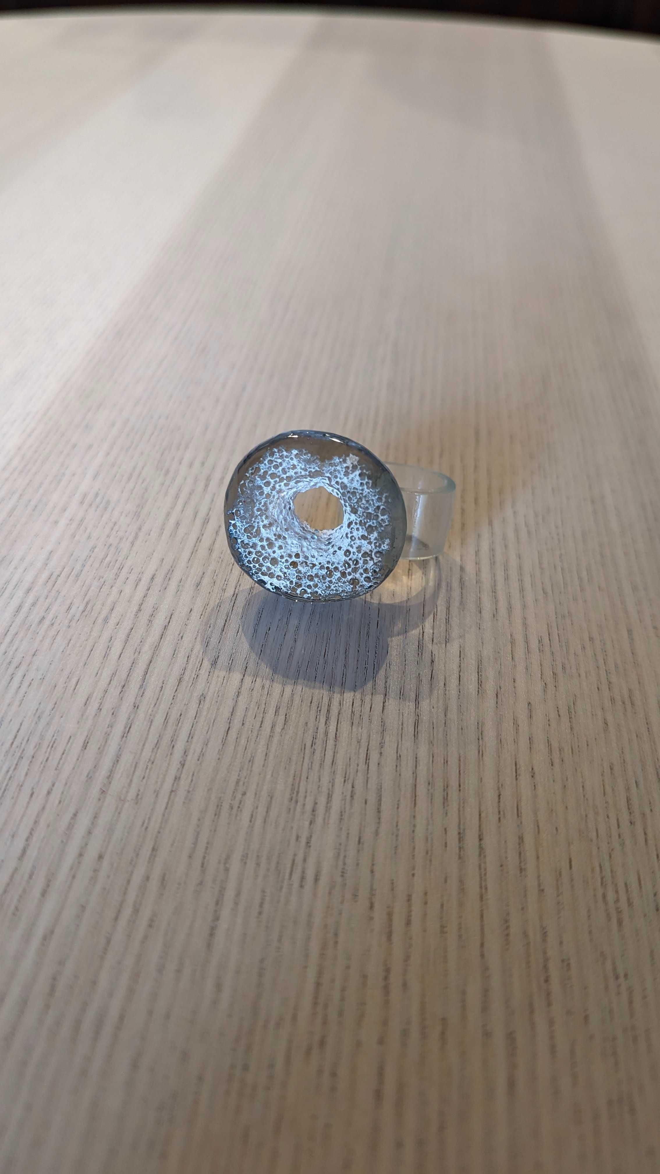 Дизайнерски пръстен донът от стъкло