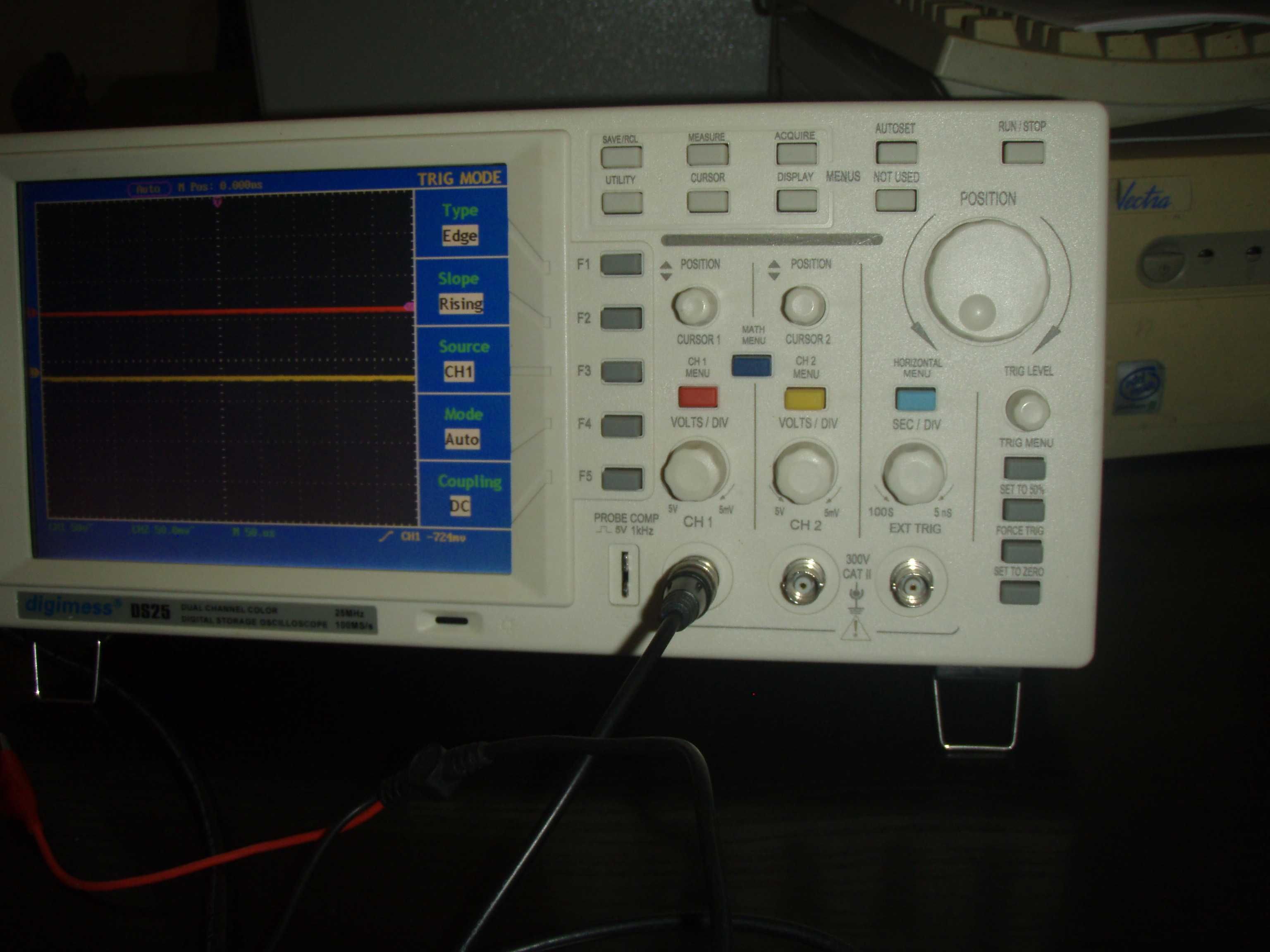 Osciloscop digital color 2 canale 25Mhz 100 MS/s Digimess DS25