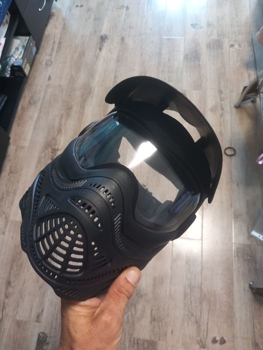 Vesta,casca,centura și masca