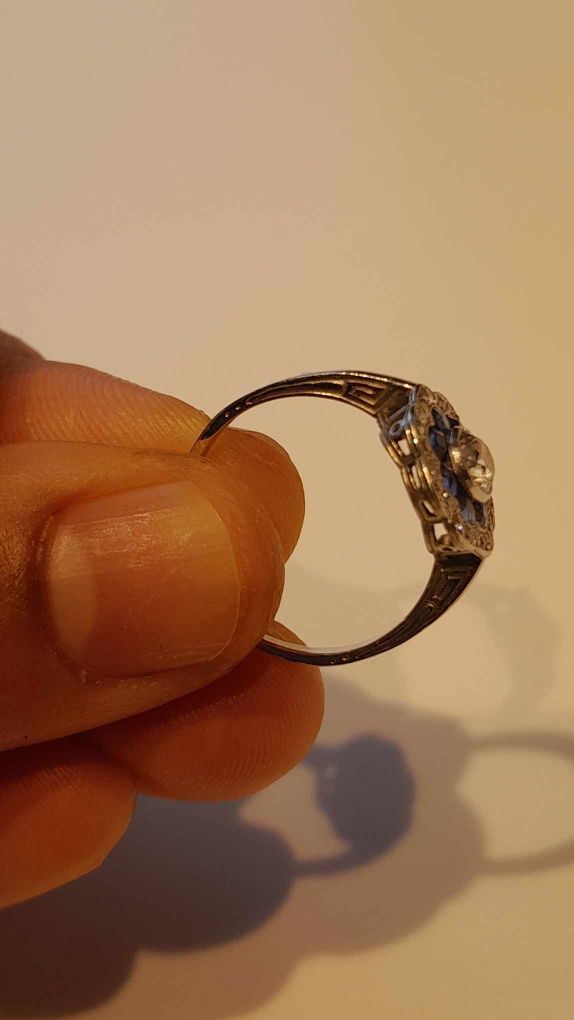 inel cu diamante și safire aur alb de 18k