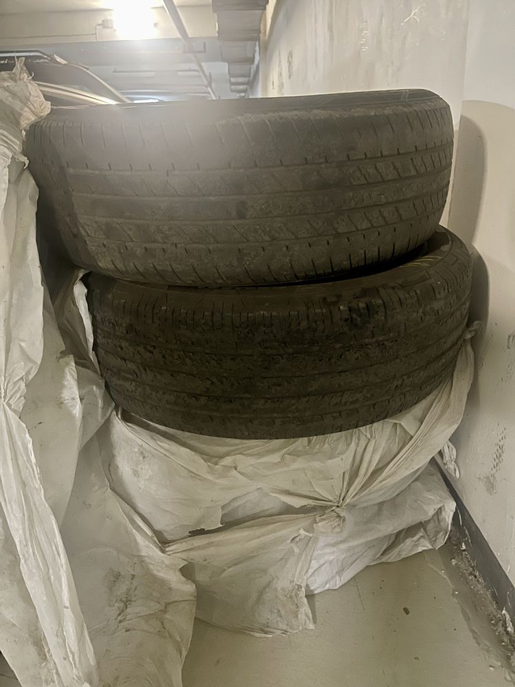 Продам комплект шин 235/65 R17