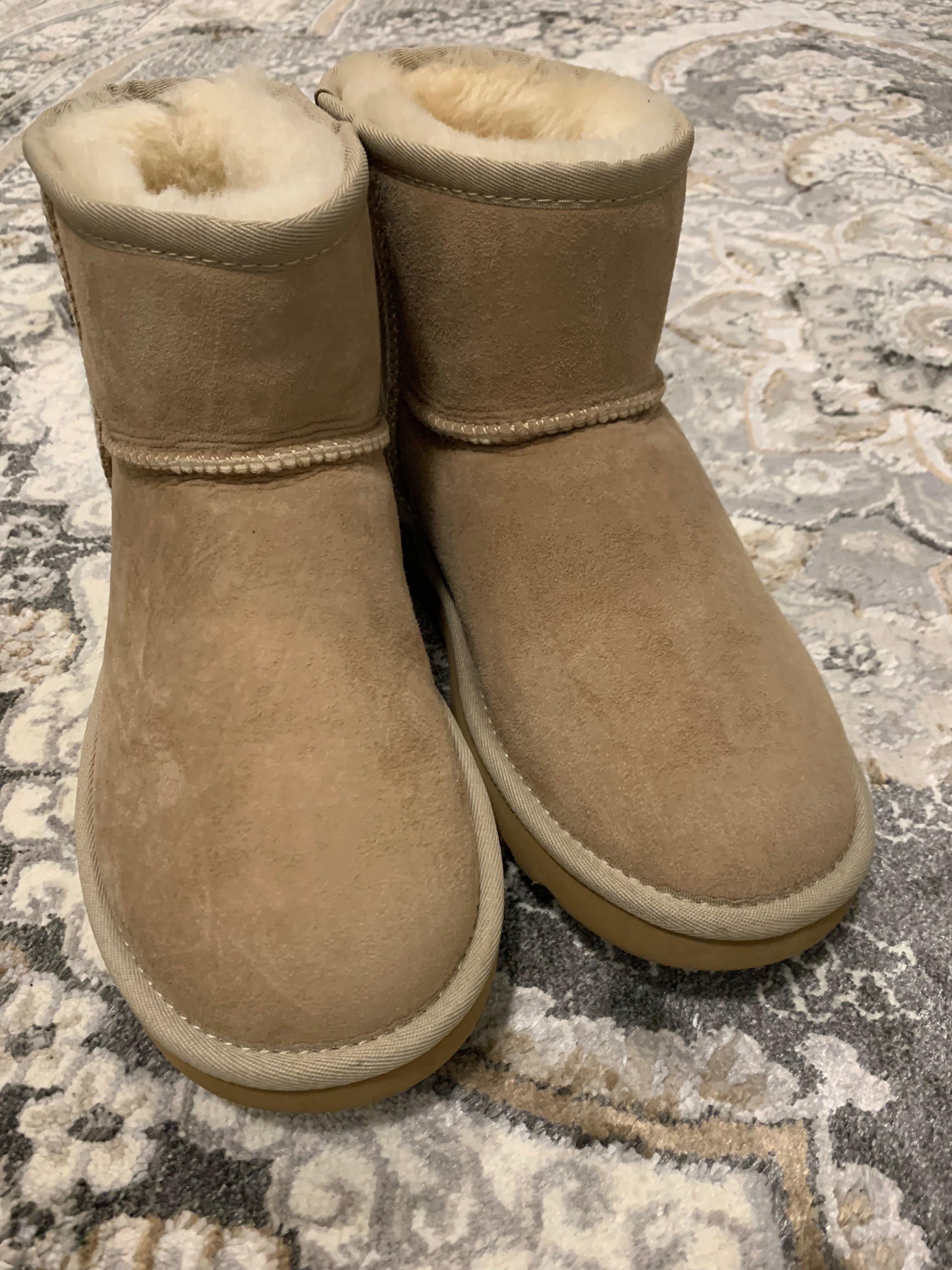 UGG-uri din piele si blana de oaie