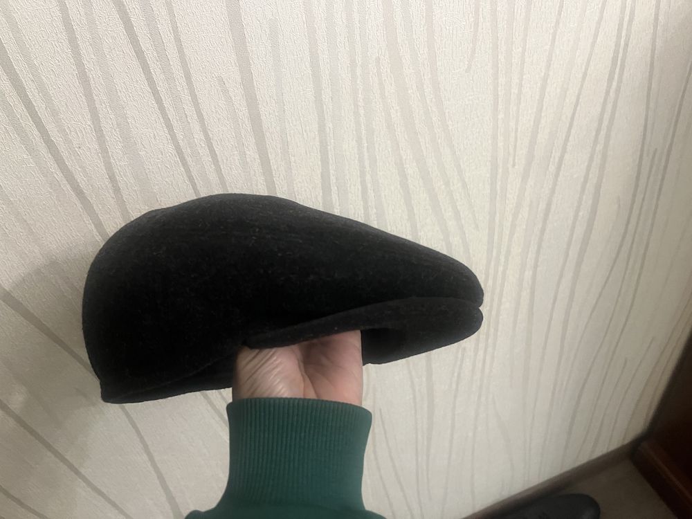 Продаётся зимняя кепка, размер 57, шерсть 100%.