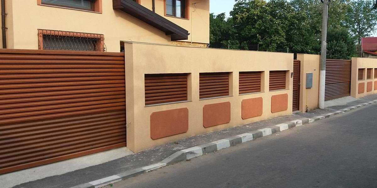 Construim garduri din panou jaluzele, sipca metalica, BCA tabla plasa