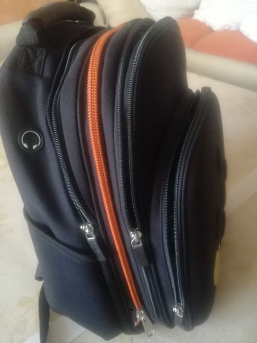 Vând rucsac doi în unu