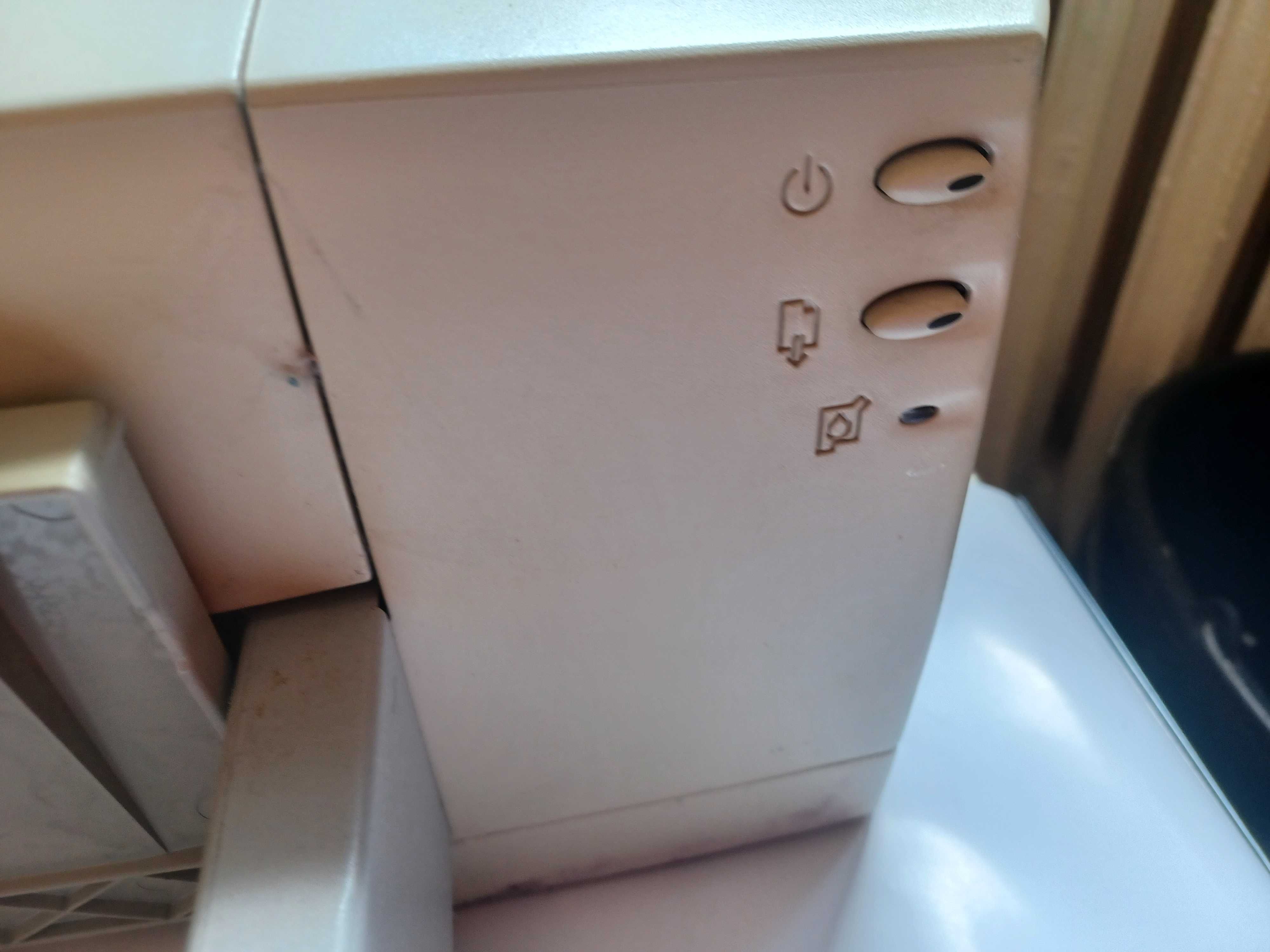 Работещ Принтер Hewlett Packard  Desk jet710C с кабел 5м