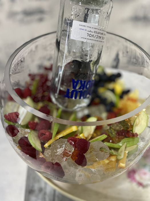 Locație  S6 zona Crangasi de inchiriat pentru petreceri private